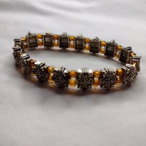 Silver and amber stretch bracelet